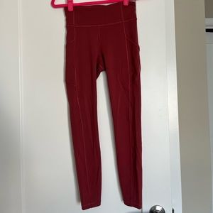 Lululemon Size 4 Leggings in Pink